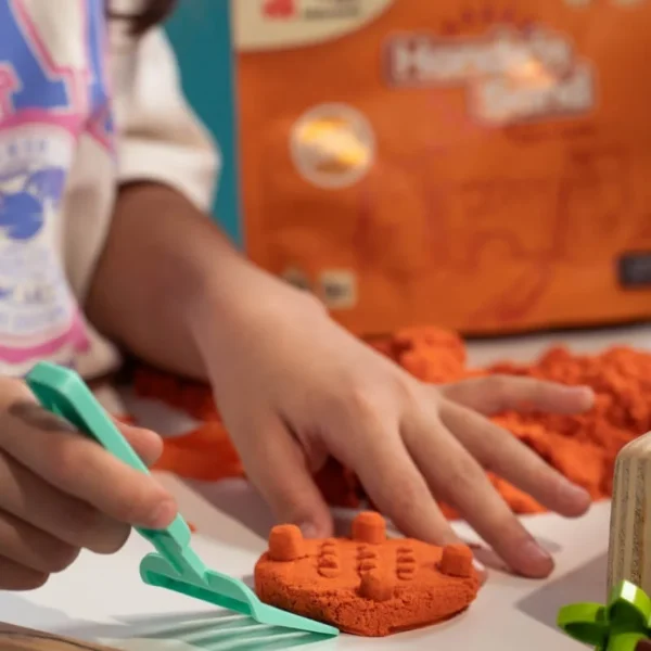 Playever Hands in Sand Natural Kinetic Play Sand 500 gr - Orange - Image 5